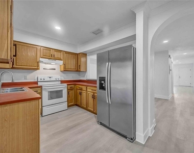 727 Kensington Lake Circle - Photo Thumbnail 22