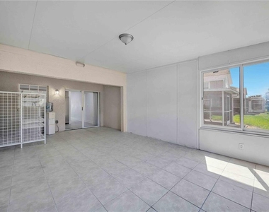 727 Kensington Lake Circle - Photo Thumbnail 52