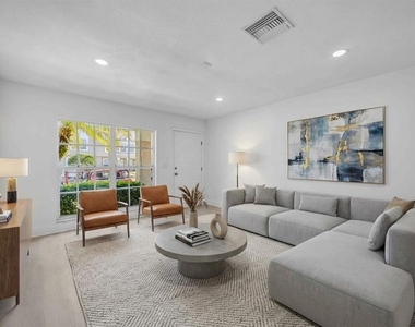727 Kensington Lake Circle - Photo Thumbnail 3