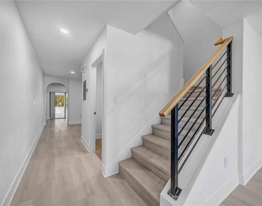 727 Kensington Lake Circle - Photo Thumbnail 10