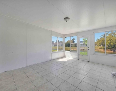 727 Kensington Lake Circle - Photo Thumbnail 28