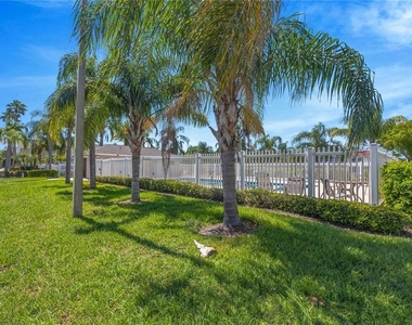 727 Kensington Lake Circle - Photo Thumbnail 63