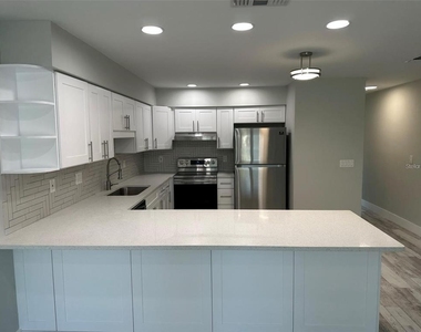 440 50th Avenue N - Photo Thumbnail 3