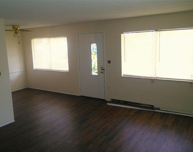 10530 68th Avenue - Photo Thumbnail 5