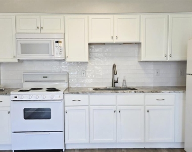 4356 Tahitian Gardens Circle - Photo Thumbnail 8