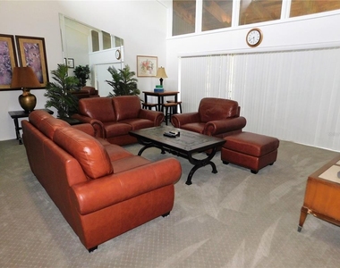 70 Joanne Place - Photo Thumbnail 4