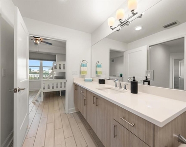 125 Island Way - Photo Thumbnail 20