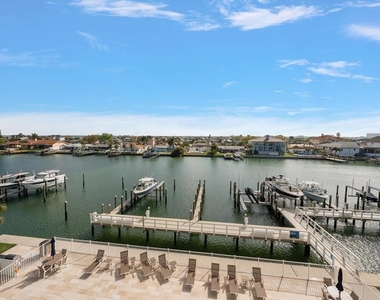 125 Island Way - Photo Thumbnail 3