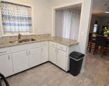 3873 Pompano Drive Se - Photo Thumbnail 9