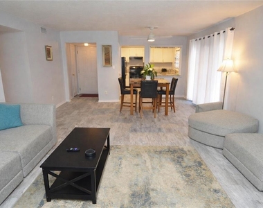 3873 Pompano Drive Se - Photo Thumbnail 4