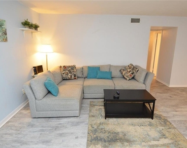 3873 Pompano Drive Se - Photo Thumbnail 18