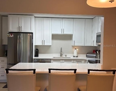 1225 Pine Ridge Circle W - Photo Thumbnail 3