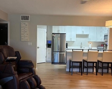 1225 Pine Ridge Circle W - Photo Thumbnail 2