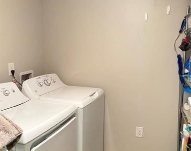 1225 Pine Ridge Circle W - Photo Thumbnail 15