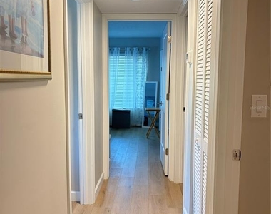 1225 Pine Ridge Circle W - Photo Thumbnail 7
