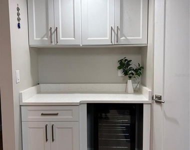 1225 Pine Ridge Circle W - Photo Thumbnail 6