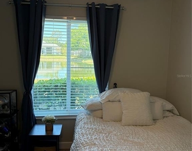 1225 Pine Ridge Circle W - Photo Thumbnail 8