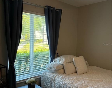 1225 Pine Ridge Circle W - Photo Thumbnail 9