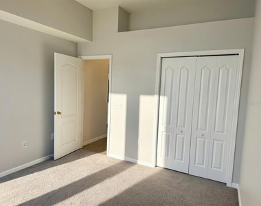 10805 Australian Pine Drive - Photo Thumbnail 6
