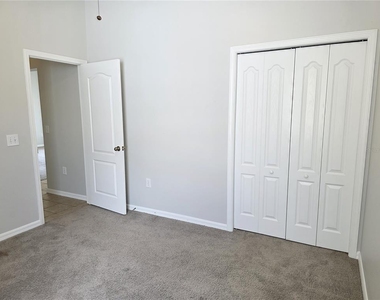 10805 Australian Pine Drive - Photo Thumbnail 8