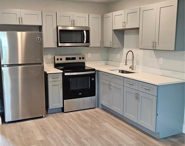 1007 N Tangerine Street - Photo Thumbnail 1