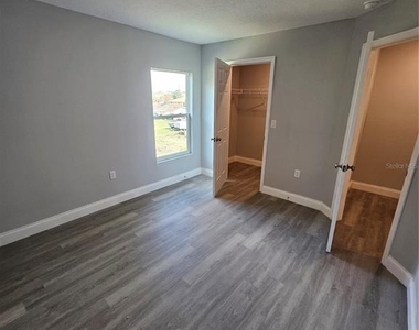 1007 N Tangerine Street - Photo Thumbnail 6