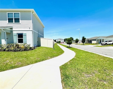 1053 Ambleside Dr - Photo Thumbnail 5