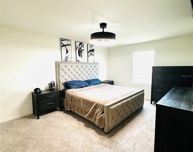 1053 Ambleside Dr - Photo Thumbnail 25
