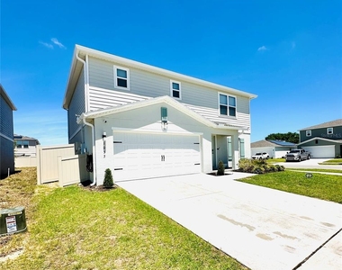 1053 Ambleside Dr - Photo Thumbnail 2