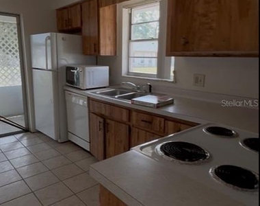 945 Bryan Court - Photo Thumbnail 4