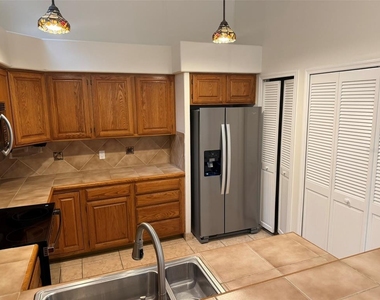 505 Via Del Oro Drive - Photo Thumbnail 11