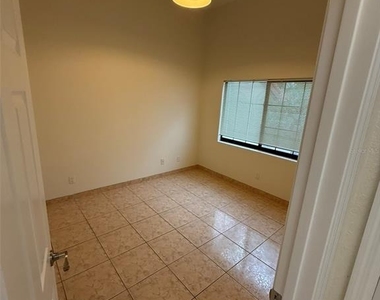 505 Via Del Oro Drive - Photo Thumbnail 15