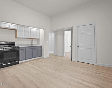 511 E Nevada Avenue - Photo Thumbnail 2