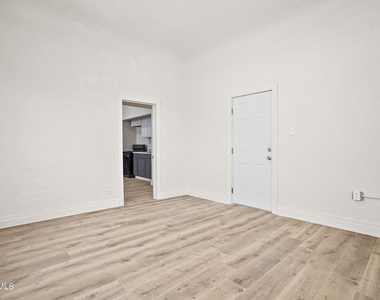 511 E Nevada Avenue - Photo Thumbnail 4
