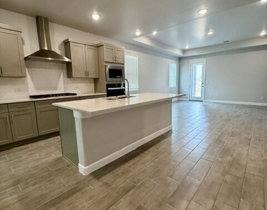 13972 Summer Valley Avenue - Photo Thumbnail 10