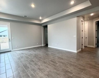 13972 Summer Valley Avenue - Photo Thumbnail 14