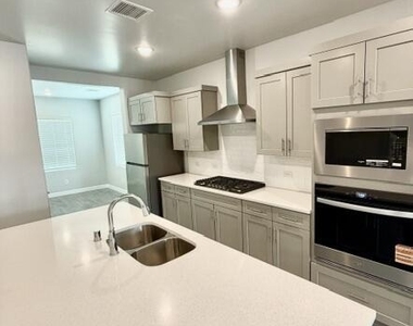13972 Summer Valley Avenue - Photo Thumbnail 12