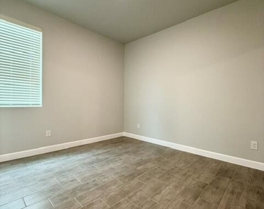 13972 Summer Valley Avenue - Photo Thumbnail 6