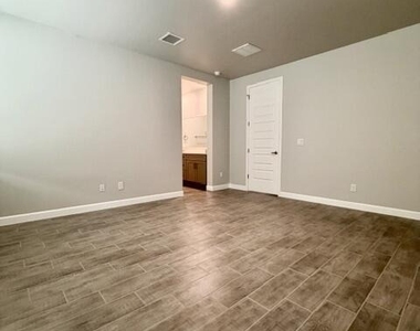 13972 Summer Valley Avenue - Photo Thumbnail 16