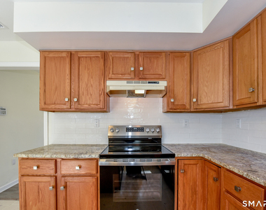 5 Moody Avenue - Photo Thumbnail 5