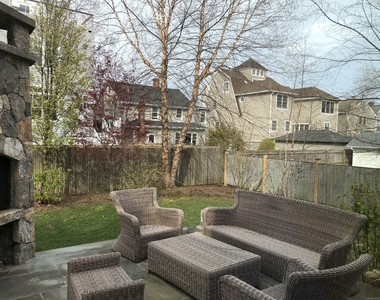12 Danbury Avenue - Photo Thumbnail 23