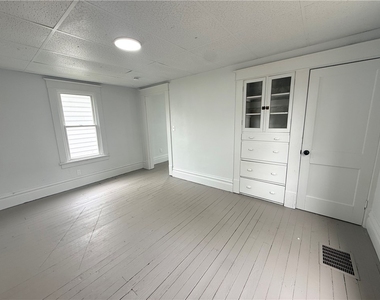 422 Prospect St - Photo Thumbnail 2