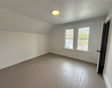 422 Prospect St - Photo Thumbnail 6
