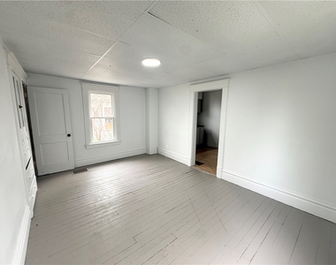 422 Prospect St - Photo Thumbnail 3