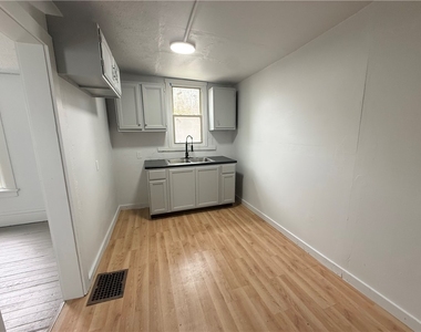 422 Prospect St - Photo Thumbnail 4