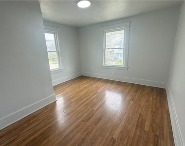 726 Baldwin Ave - Photo Thumbnail 9