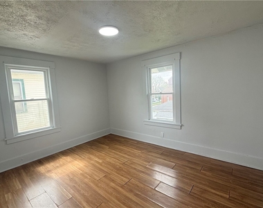 726 Baldwin Ave - Photo Thumbnail 6