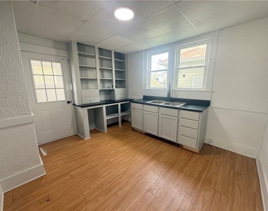 726 Baldwin Ave - Photo Thumbnail 3
