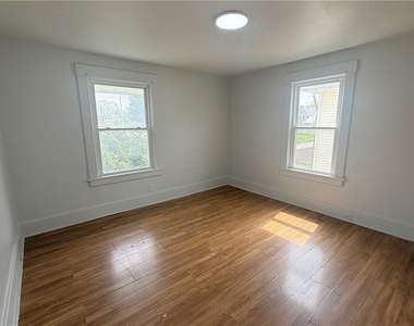 726 Baldwin Ave - Photo Thumbnail 8