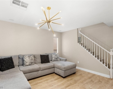 3647 Mcmurty Court - Photo Thumbnail 4